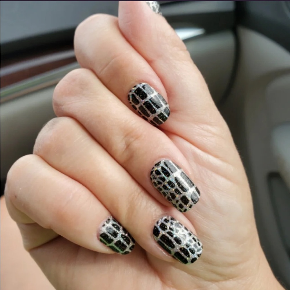 *Retired* Color Street: Hiss and Make Up | Snake Scale Black Silver Sparkle
